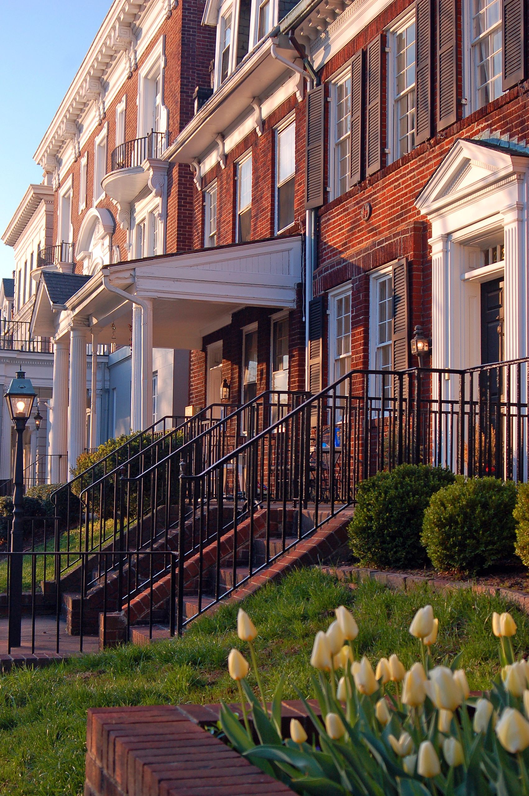 Spacious two-bedroom apartment with modern finishes